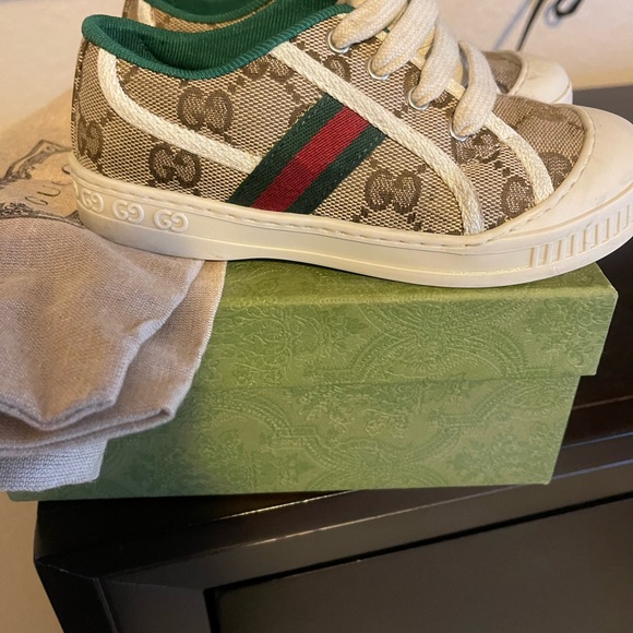 Toddler Gucci Sneakers - Picture 3 of 6